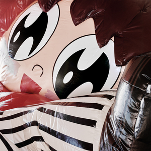 亲近相尾中妈妈和谁在一起了
